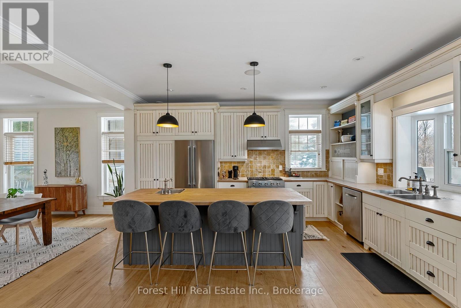 156 Snowbridge Way, Blue Mountains, Ontario  L9Y 0V1 - Photo 10 - X12802510