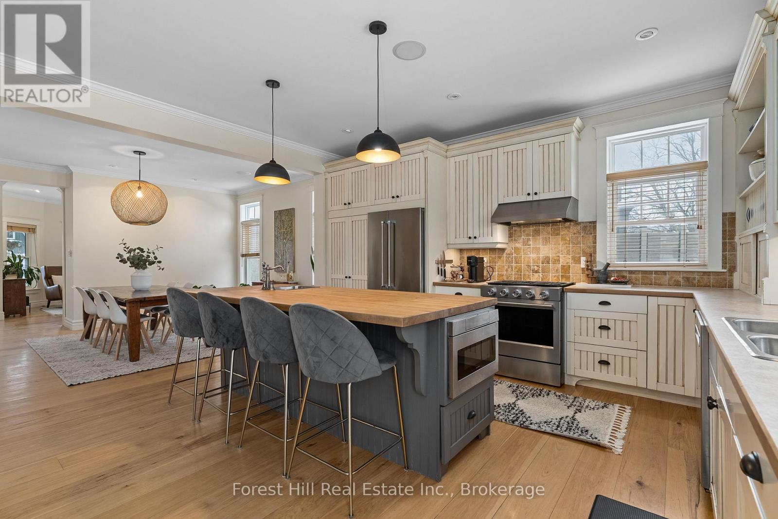 156 Snowbridge Way, Blue Mountains, Ontario  L9Y 0V1 - Photo 14 - X12802510