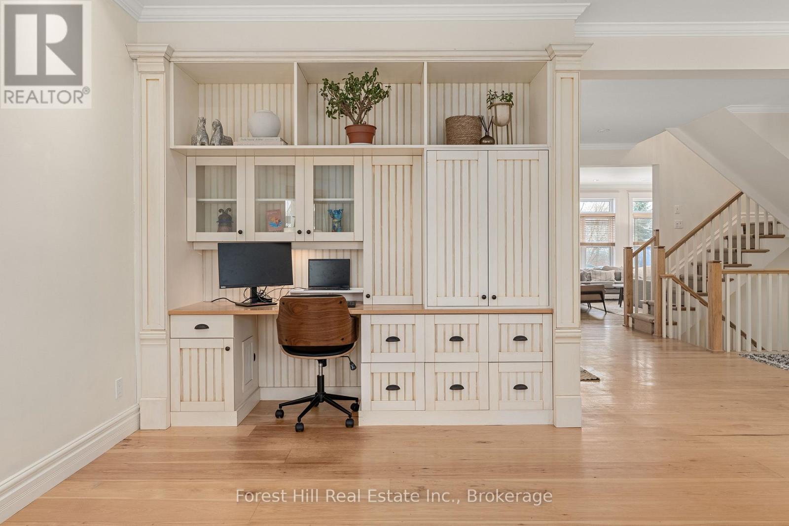 156 Snowbridge Way, Blue Mountains, Ontario  L9Y 0V1 - Photo 3 - X12802510