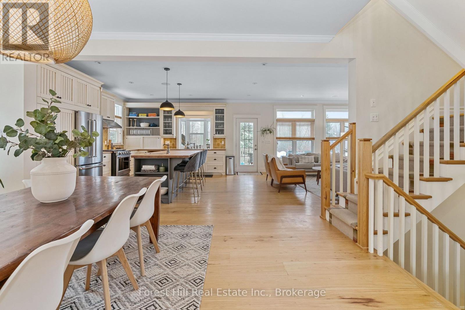 156 Snowbridge Way, Blue Mountains, Ontario  L9Y 0V1 - Photo 8 - X12802510