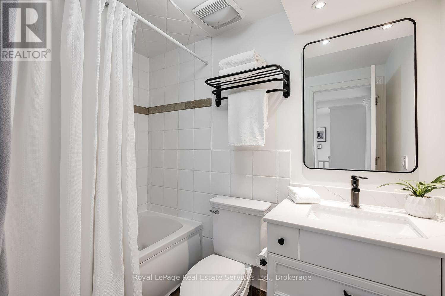 10 Normandy Place, Oakville, Ontario  L6K 1S1 - Photo 28 - W12802556