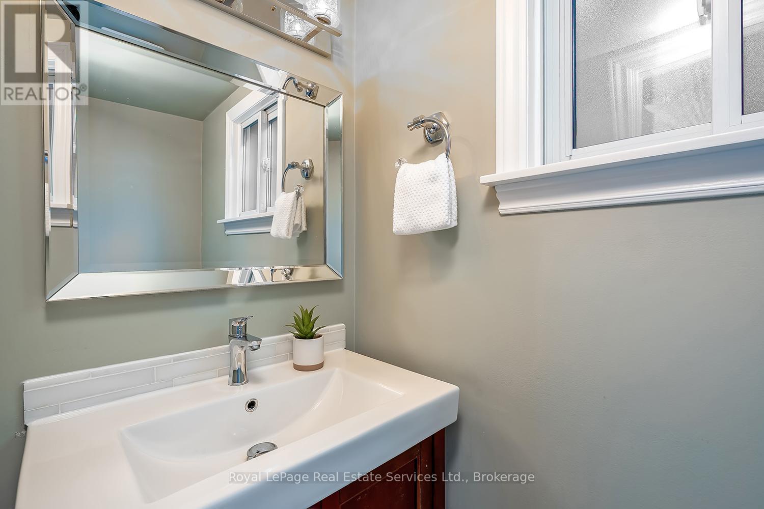 10 Normandy Place, Oakville, Ontario  L6K 1S1 - Photo 32 - W12802556