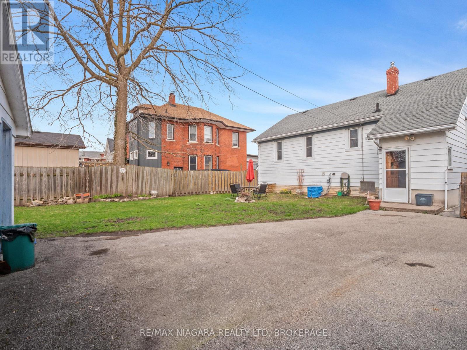 215 Phipps Street, Fort Erie, Ontario  L2A 2V4 - Photo 25 - X12103583