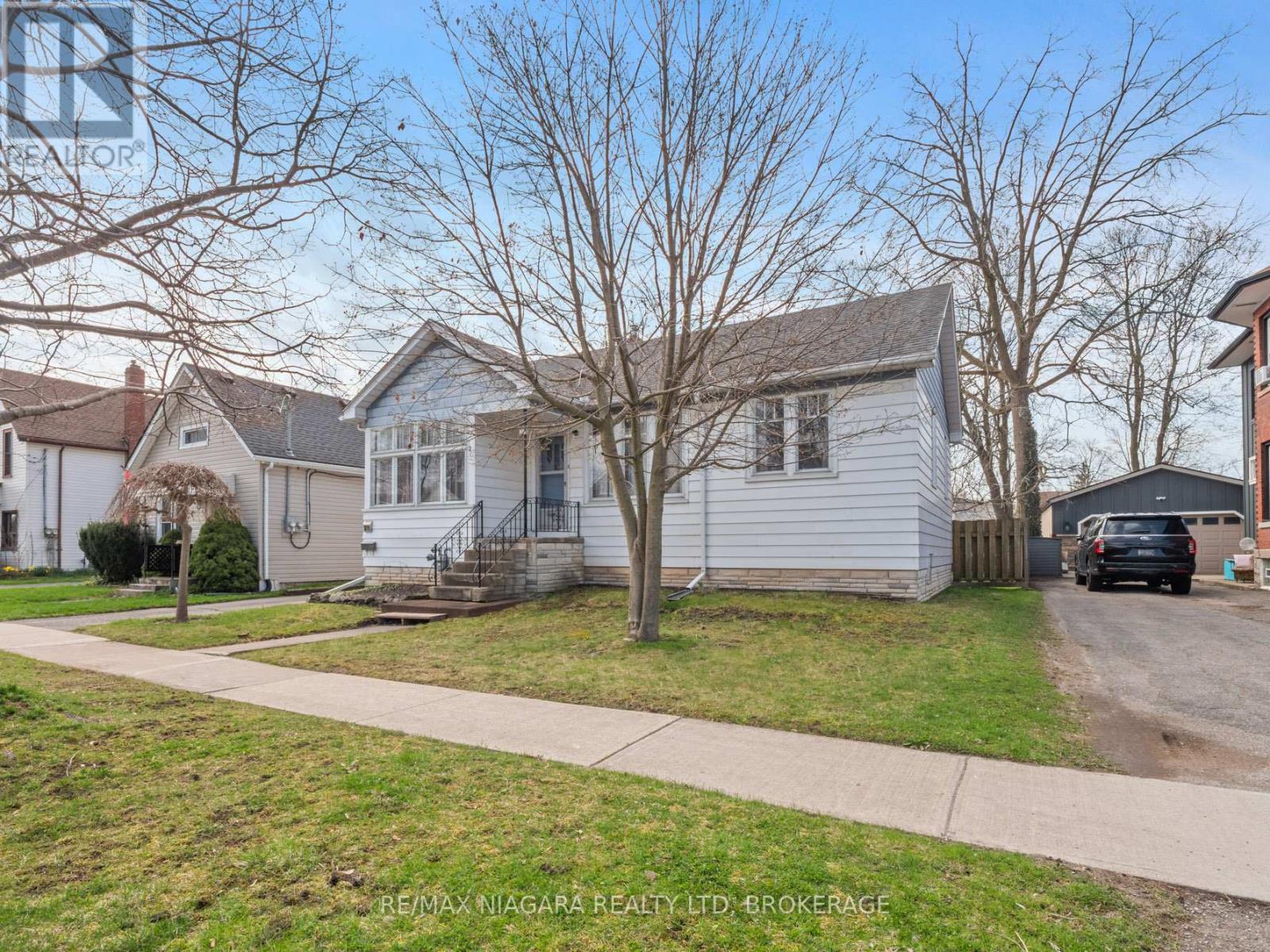 215 Phipps Street, Fort Erie, Ontario  L2A 2V4 - Photo 34 - X12103583