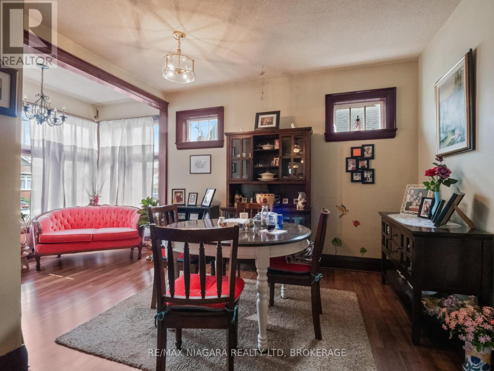 215 Phipps Street, Fort Erie, Ontario  L2A 2V4 - Photo 3 - X12103583