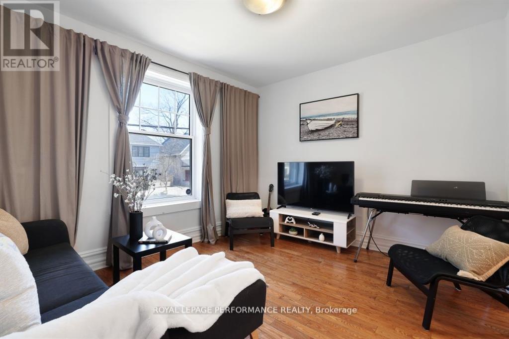 12 Adelaide Street, Ottawa, Ontario  K1S 3S1 - Photo 4 - X12802604