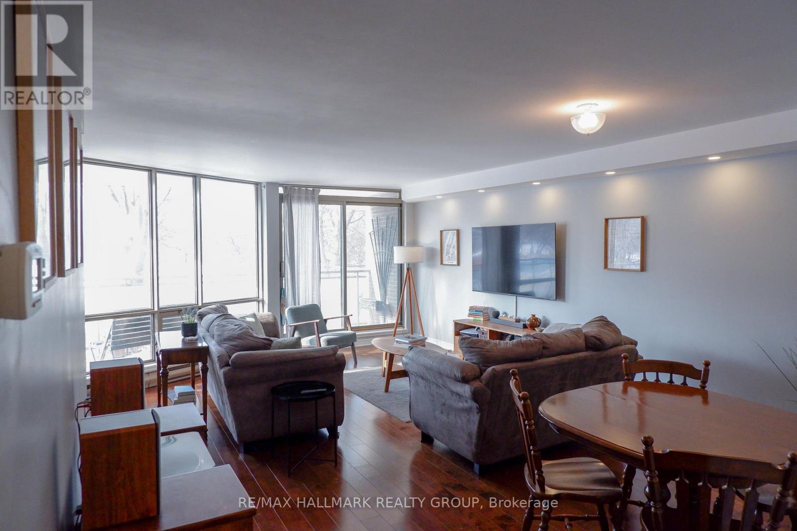 203 - 30 Charlevoix Street, Ottawa, Ontario  K1L 8K5 - Photo 2 - X12802658