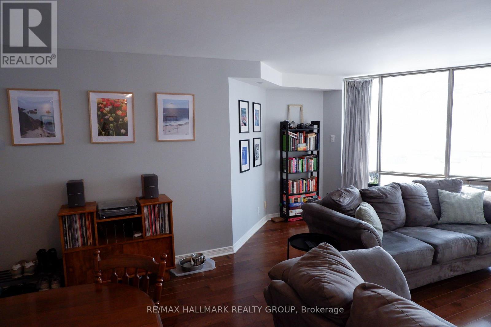 203 - 30 Charlevoix Street, Ottawa, Ontario  K1L 8K5 - Photo 3 - X12802658