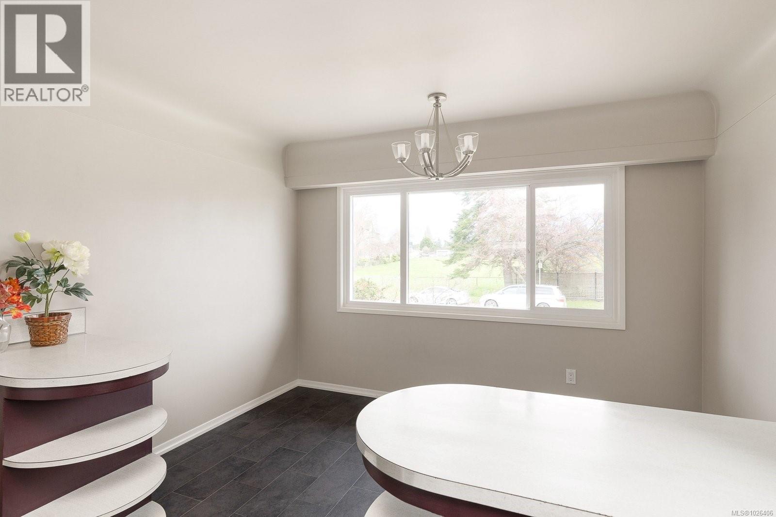 1721 Townley St, Saanich, British Columbia  V8R 3A6 - Photo 14 - 1026406