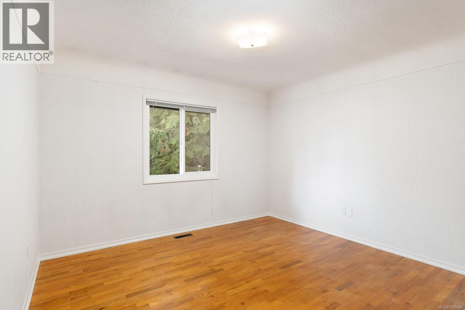 1721 Townley St, Saanich, British Columbia  V8R 3A6 - Photo 16 - 1026406