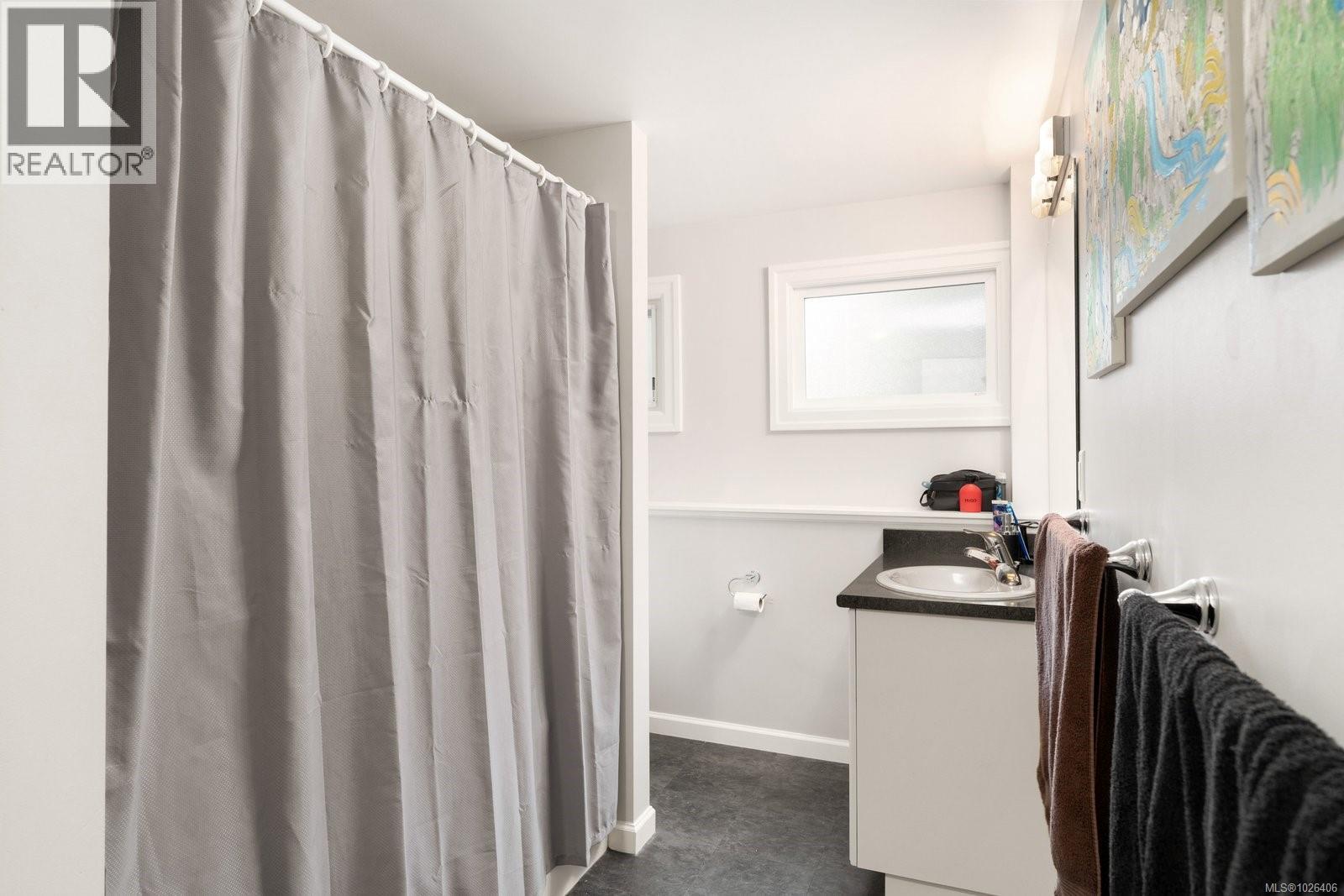 1721 Townley St, Saanich, British Columbia  V8R 3A6 - Photo 29 - 1026406