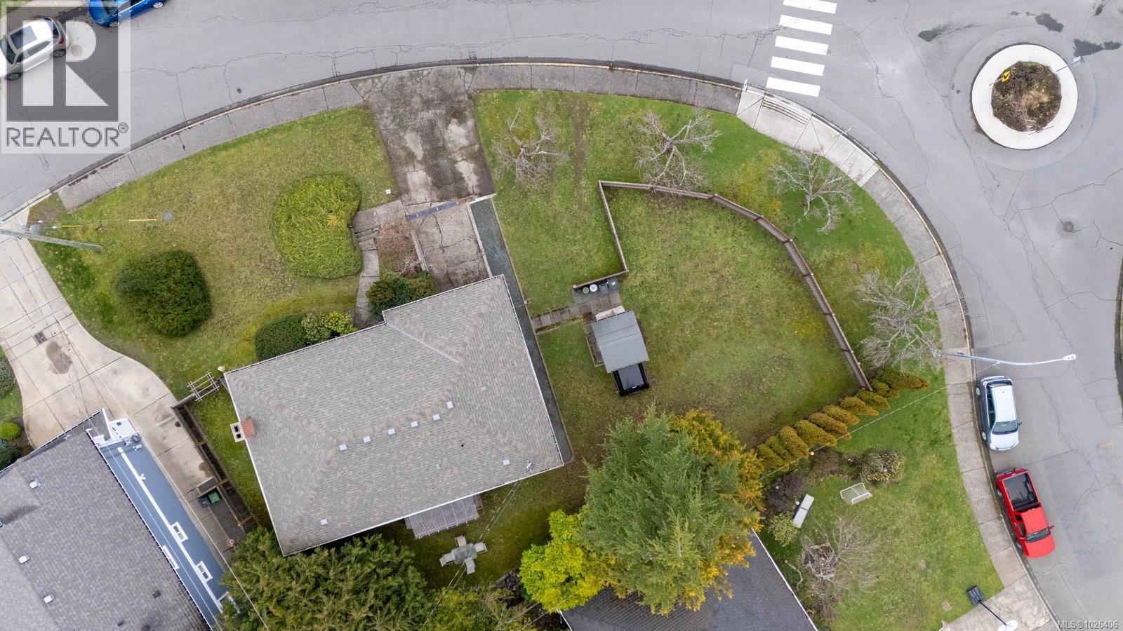 1721 Townley St, Saanich, British Columbia  V8R 3A6 - Photo 40 - 1026406