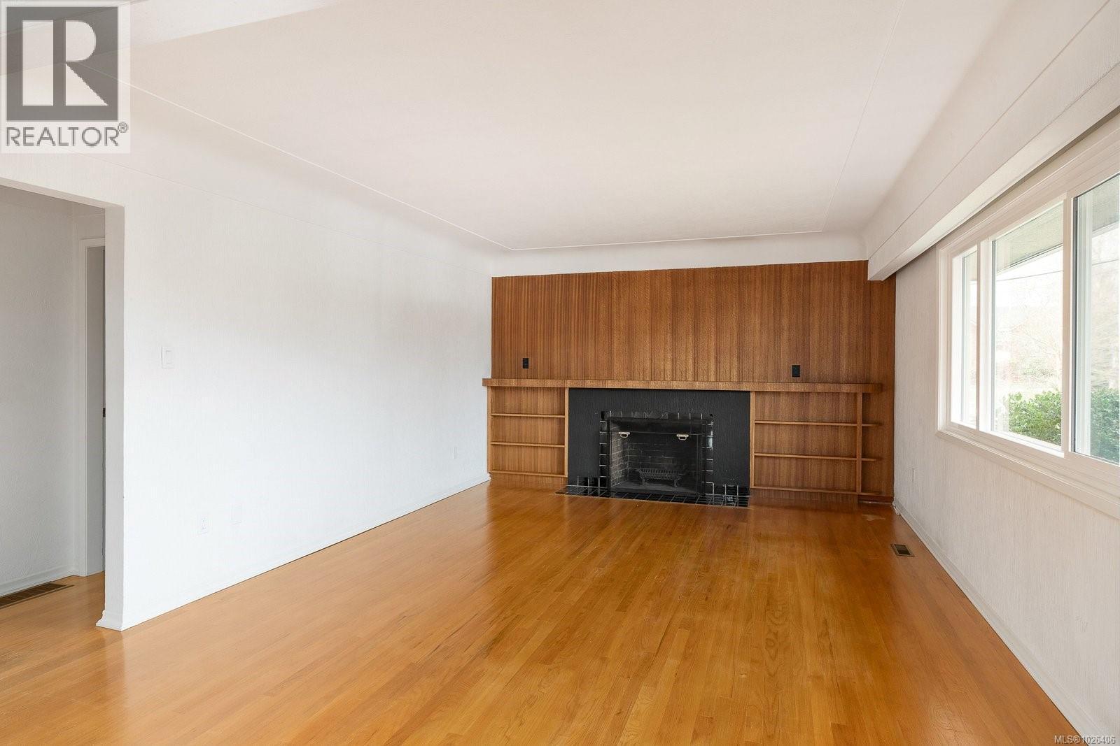 1721 Townley St, Saanich, British Columbia  V8R 3A6 - Photo 6 - 1026406