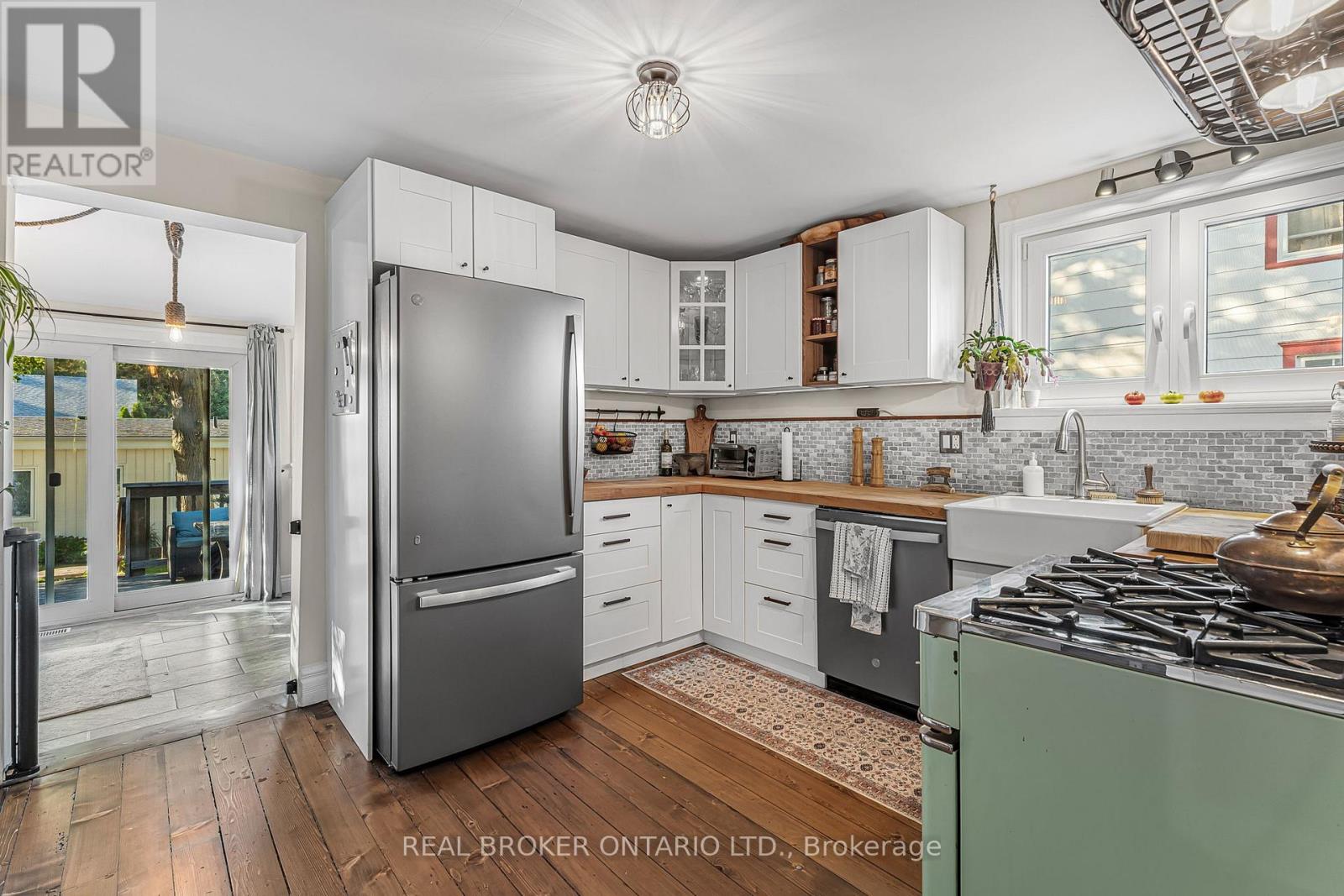 24 Robinson Street S, Grimsby, Ontario  L3M 3C4 - Photo 9 - X12700248