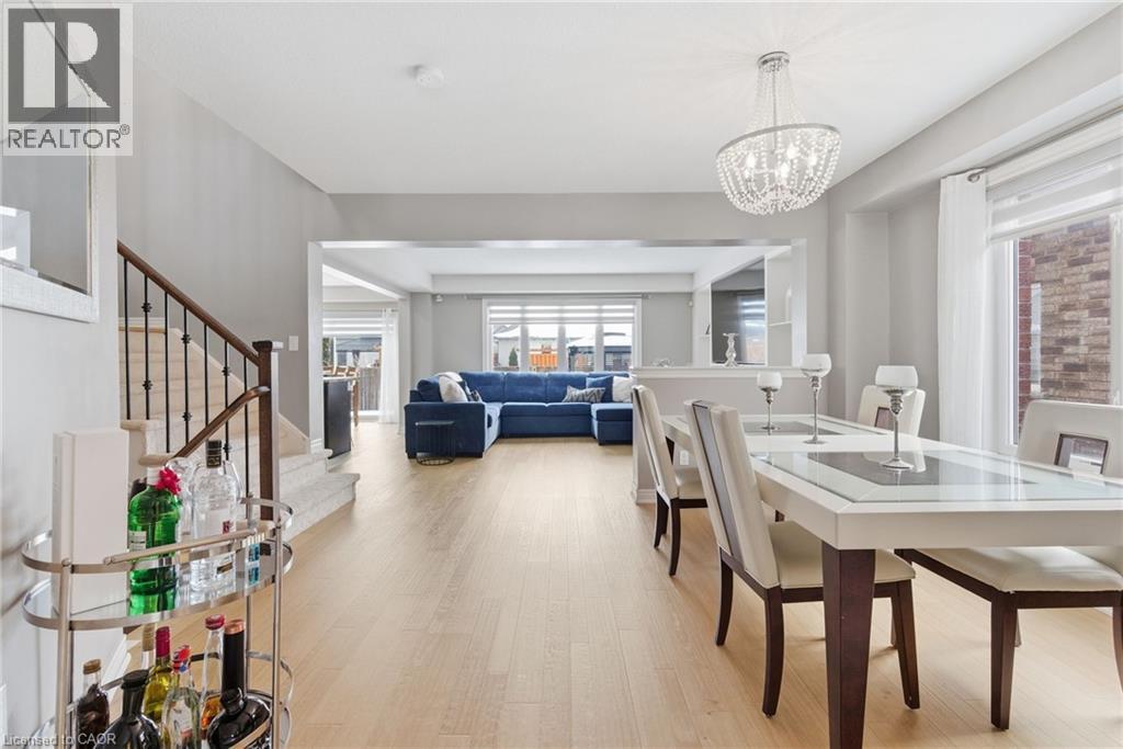 28 Silverwood Avenue, Welland, Ontario  L3C 0C3 - Photo 2 - 40806158