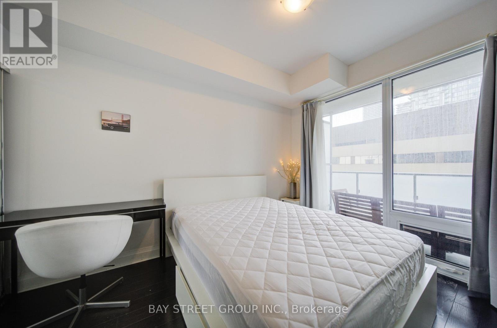 1501 - 1080 Bay Street, Toronto, Ontario  M5S 0A5 - Photo 17 - C12802448
