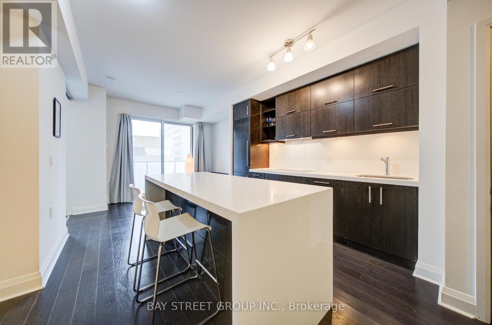 1501 - 1080 Bay Street, Toronto, Ontario  M5S 0A5 - Photo 9 - C12802448