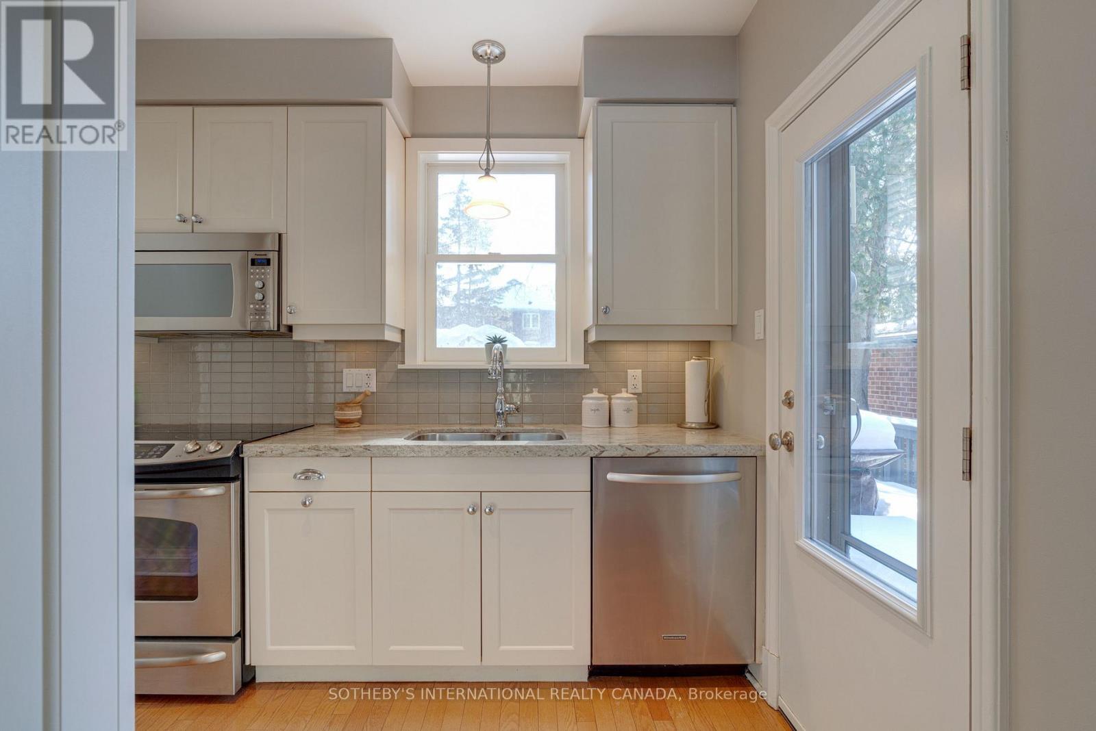 90 Coldstream Avenue, Toronto, Ontario  M5N 1X8 - Photo 15 - C12802462