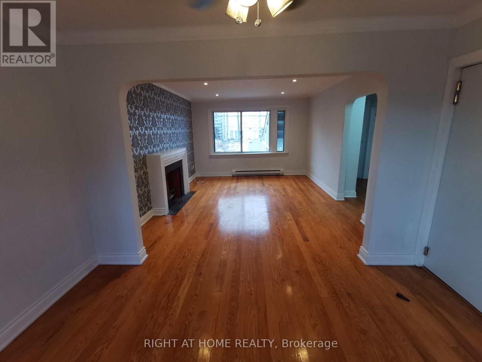 Upper Level - 1785 Victoria Pk Avenue, Toronto, Ontario  M1R 1T2 - Photo 2 - E12802532