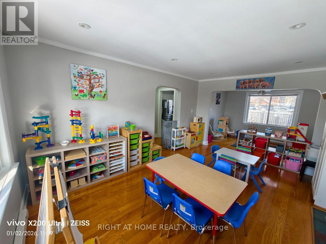 Upper Level - 1785 Victoria Pk Avenue, Toronto, Ontario  M1R 1T2 - Photo 4 - E12802532