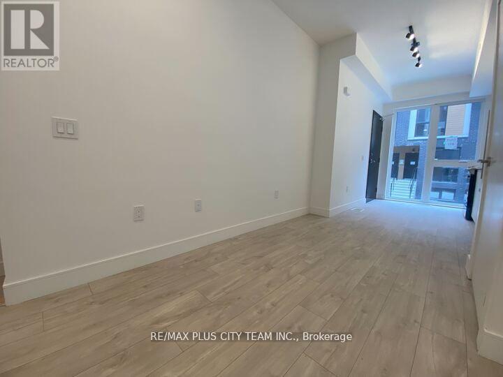 Blka#12 - 176 Clonmore Drive, Toronto, Ontario  M1N 0B9 - Photo 3 - E12802592