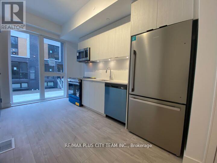 Blka#12 - 176 Clonmore Drive, Toronto, Ontario  M1N 0B9 - Photo 4 - E12802592