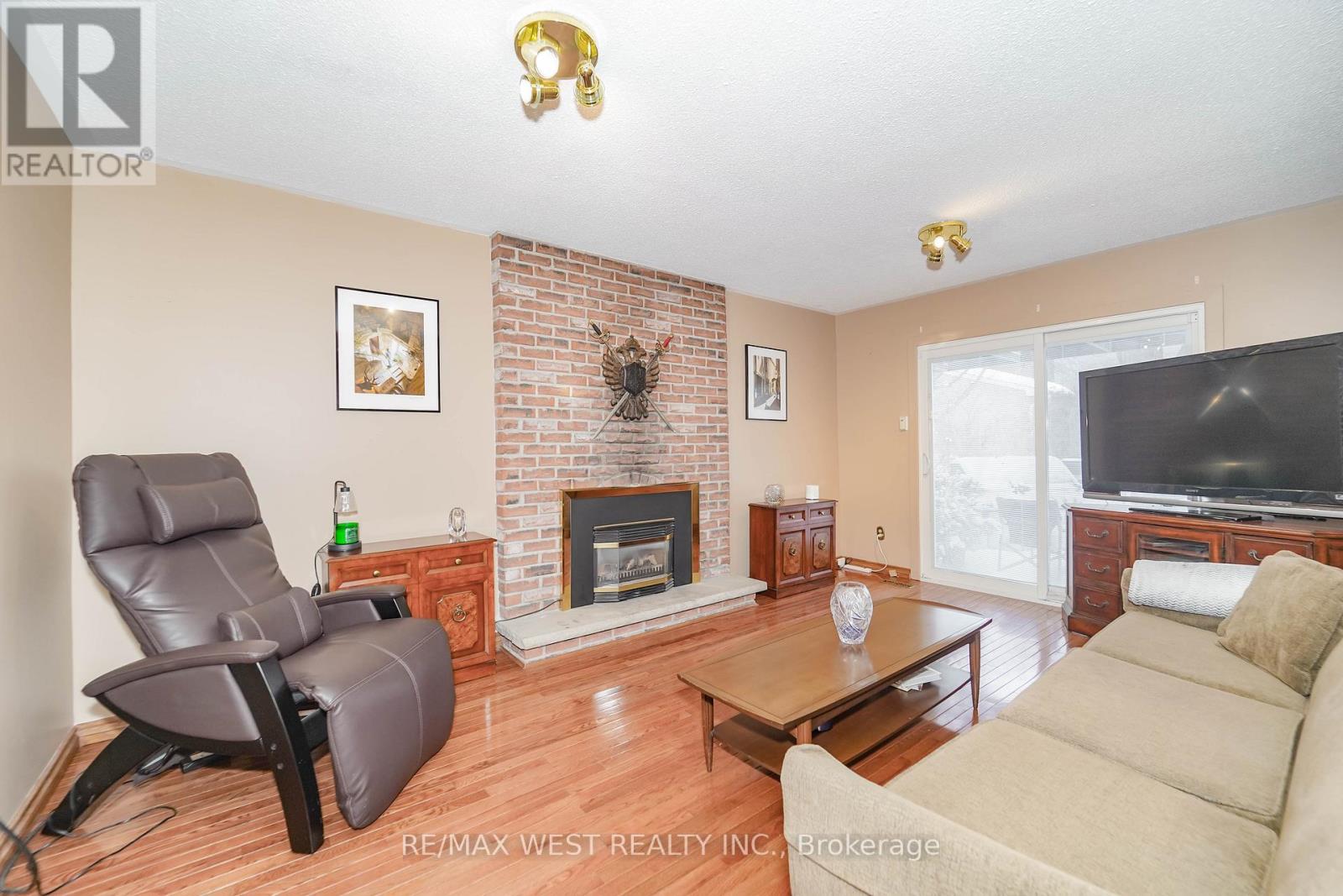 42 Belgreen Avenue, Toronto, Ontario  M1S 1G4 - Photo 5 - E12802650