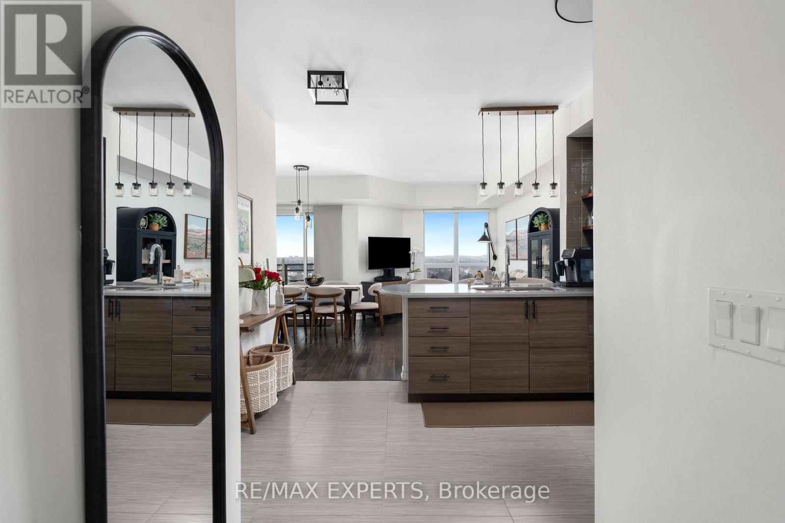 1207 - 7730 Kipling Avenue, Vaughan, Ontario  L4L 1Y9 - Photo 5 - N12802452