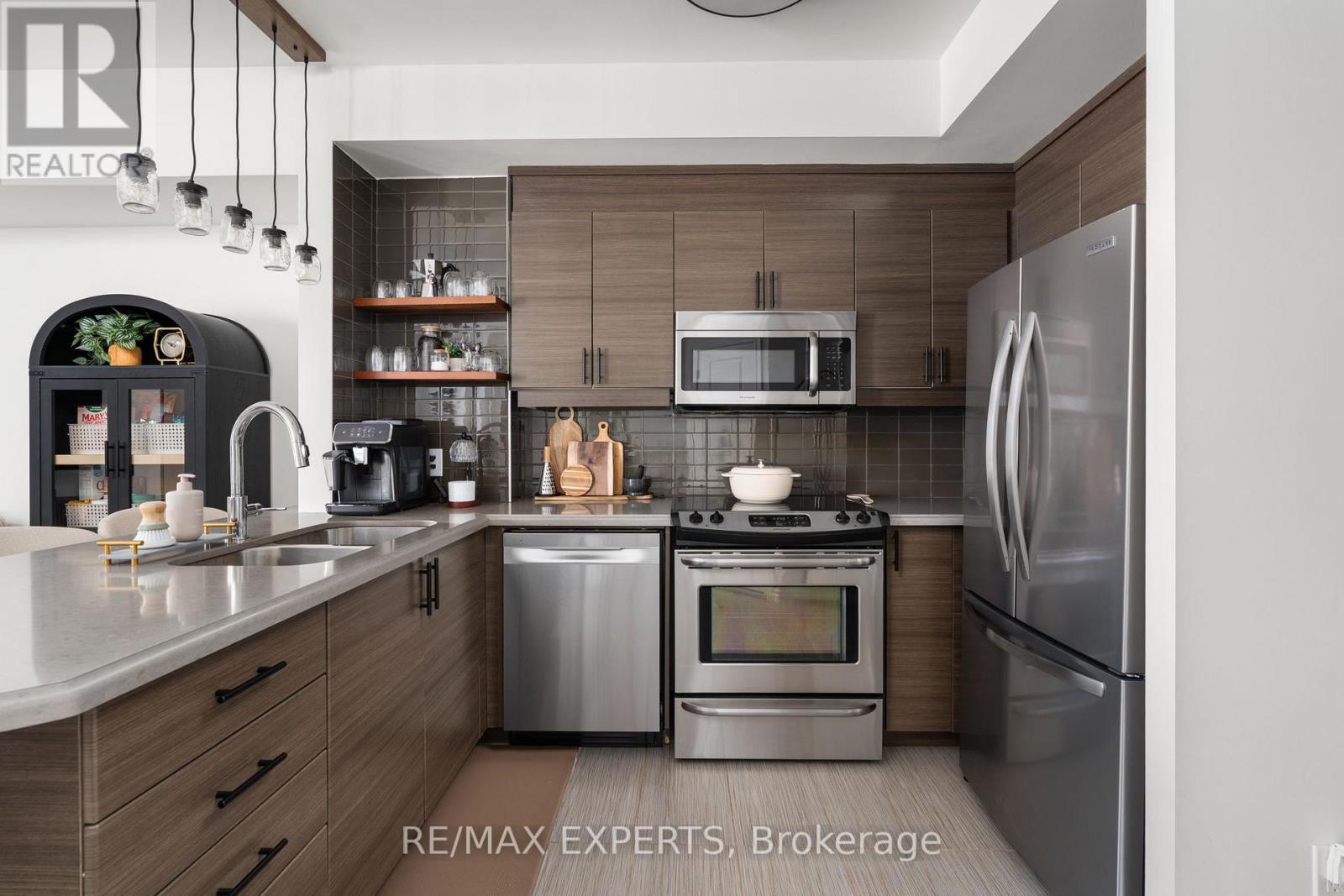 1207 - 7730 Kipling Avenue, Vaughan, Ontario  L4L 1Y9 - Photo 6 - N12802452