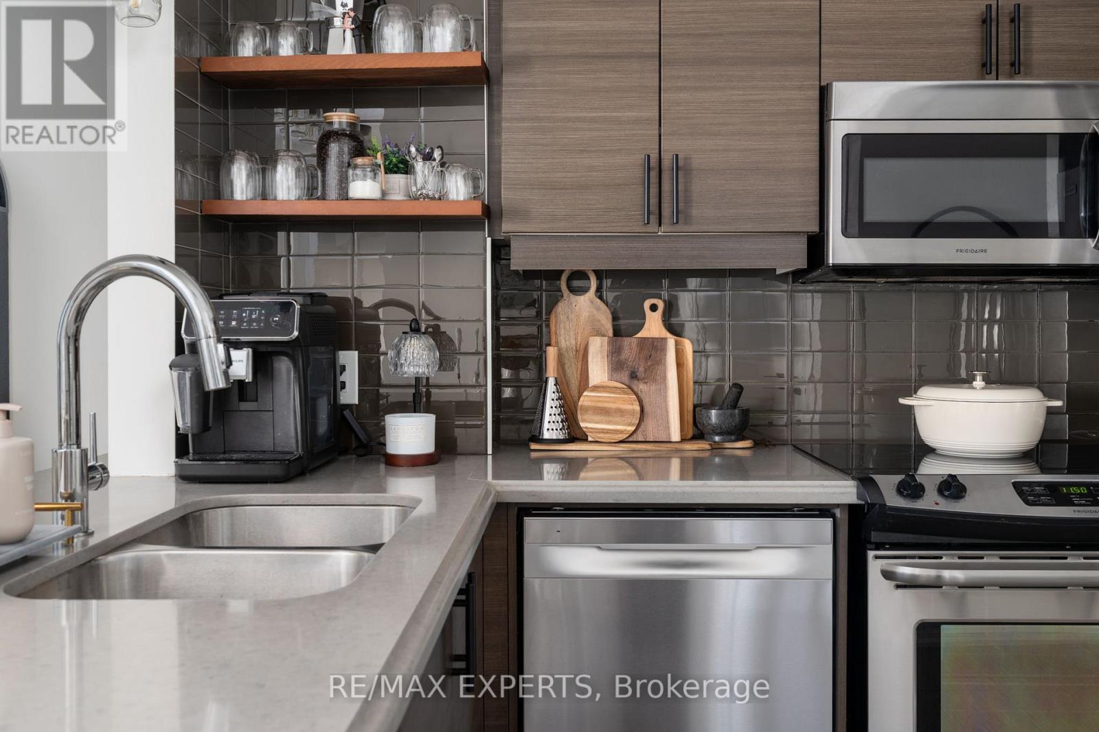 1207 - 7730 Kipling Avenue, Vaughan, Ontario  L4L 1Y9 - Photo 7 - N12802452