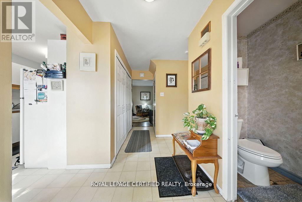 386 Handley Crescent, Newmarket, Ontario  L3Y 4T4 - Photo 8 - N12802480