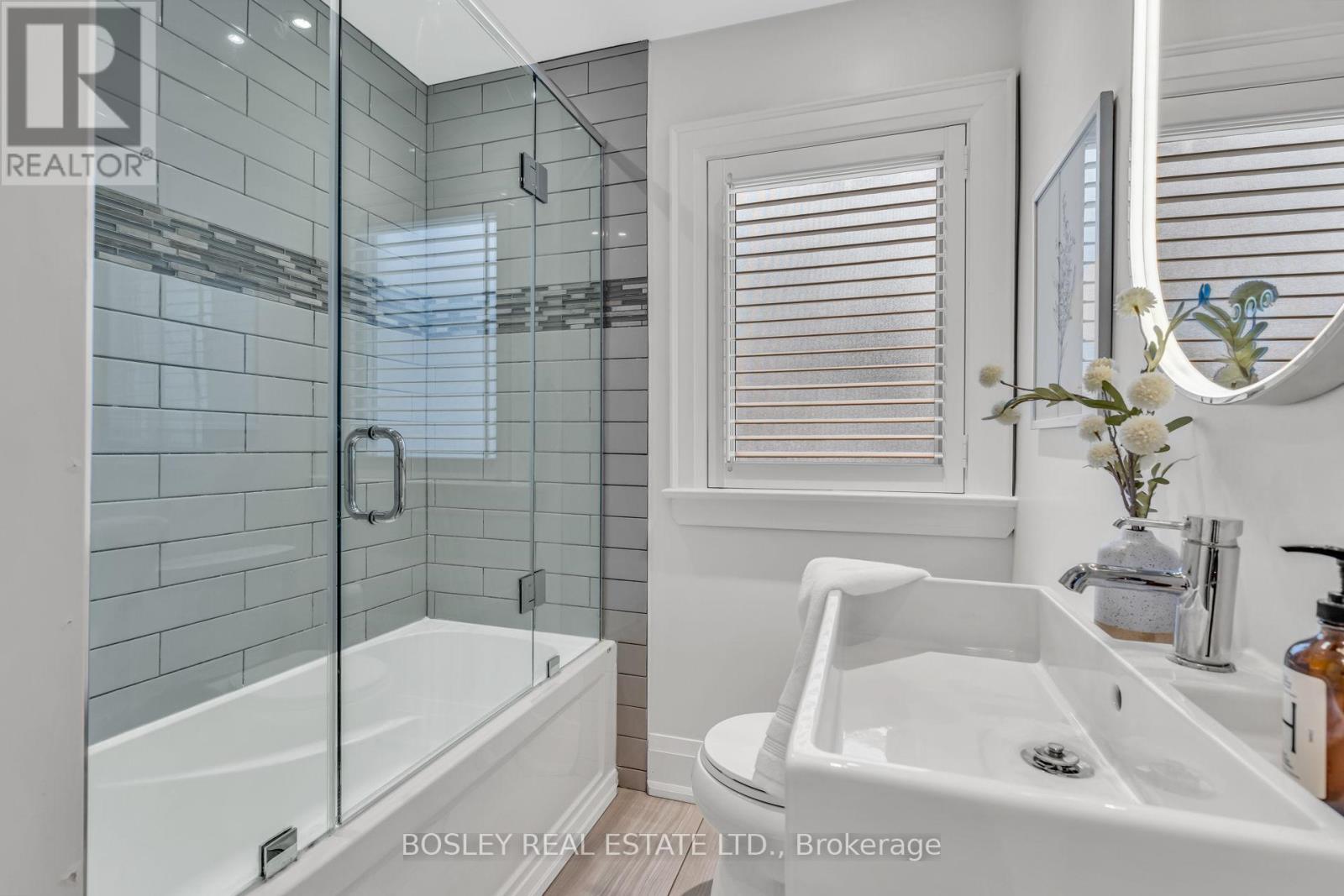 19 Thursfield Crescent, Toronto, Ontario  M4G 2N4 - Photo 27 - C12797194