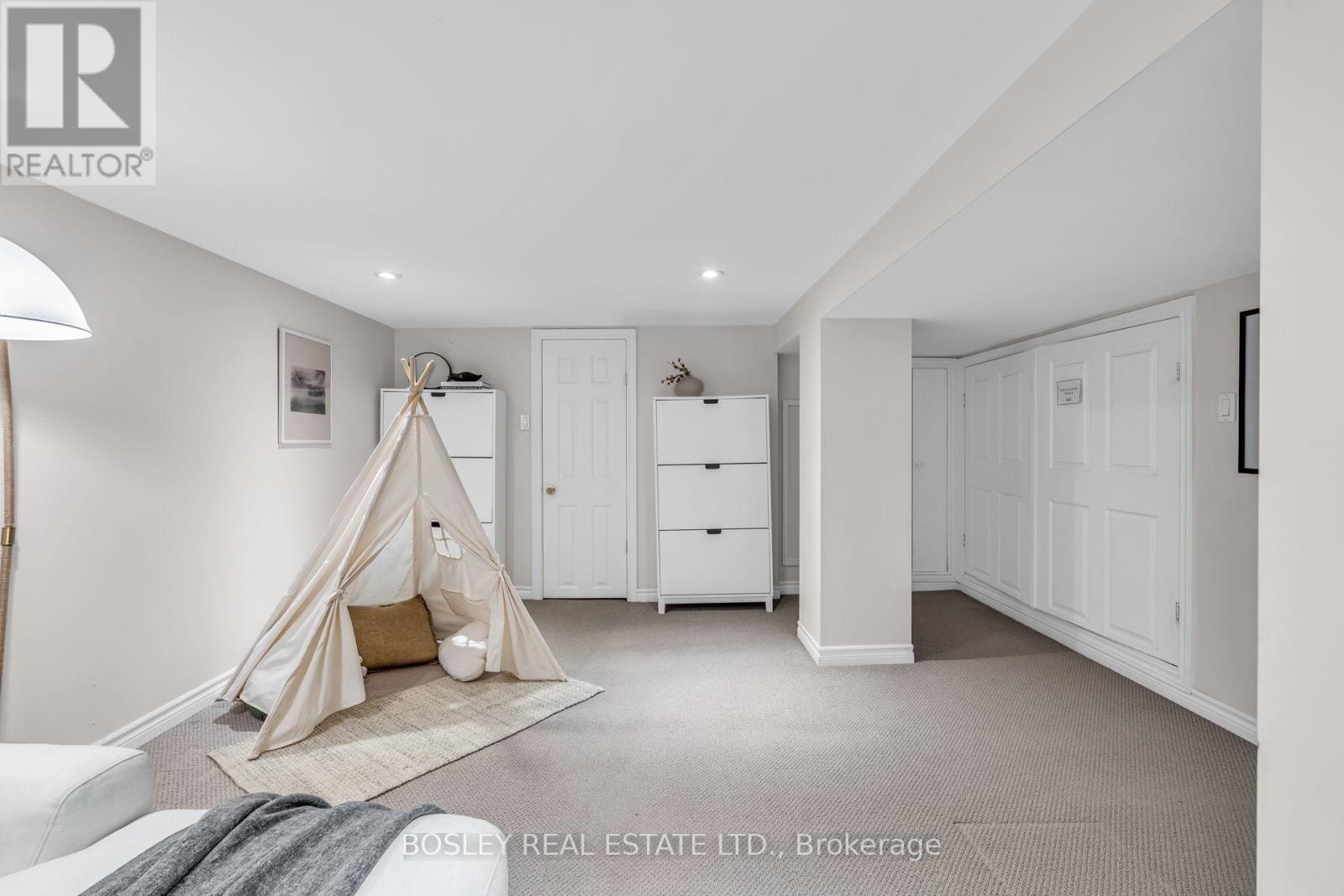 19 Thursfield Crescent, Toronto, Ontario  M4G 2N4 - Photo 30 - C12797194