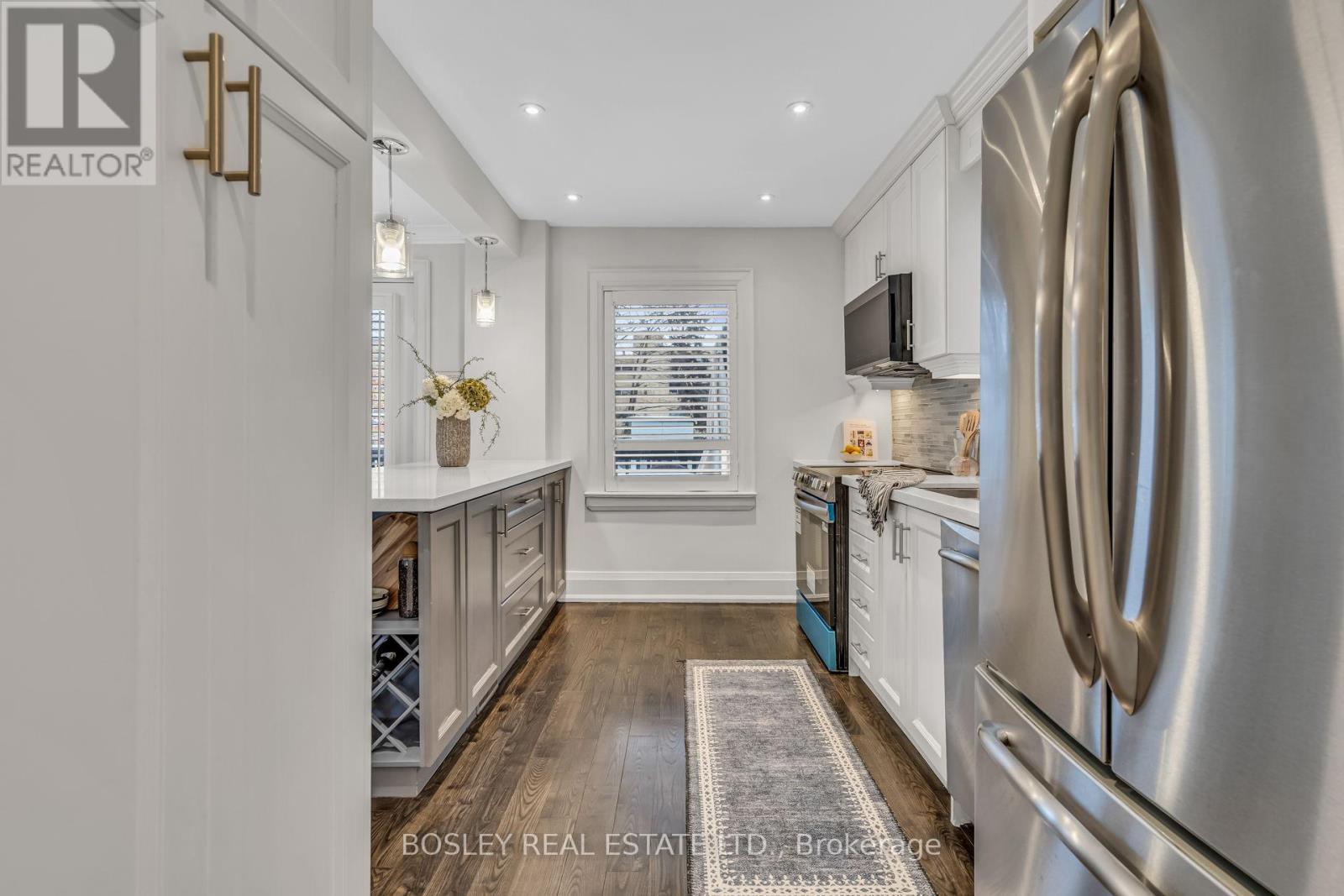 19 Thursfield Crescent, Toronto, Ontario  M4G 2N4 - Photo 17 - C12797194