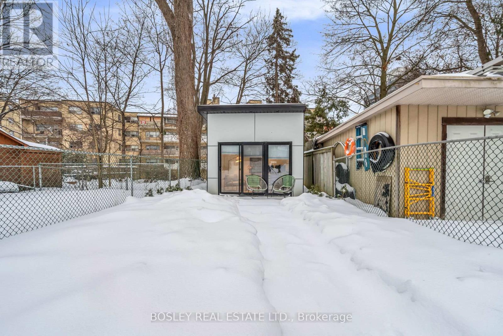 19 Thursfield Crescent, Toronto, Ontario  M4G 2N4 - Photo 41 - C12797194