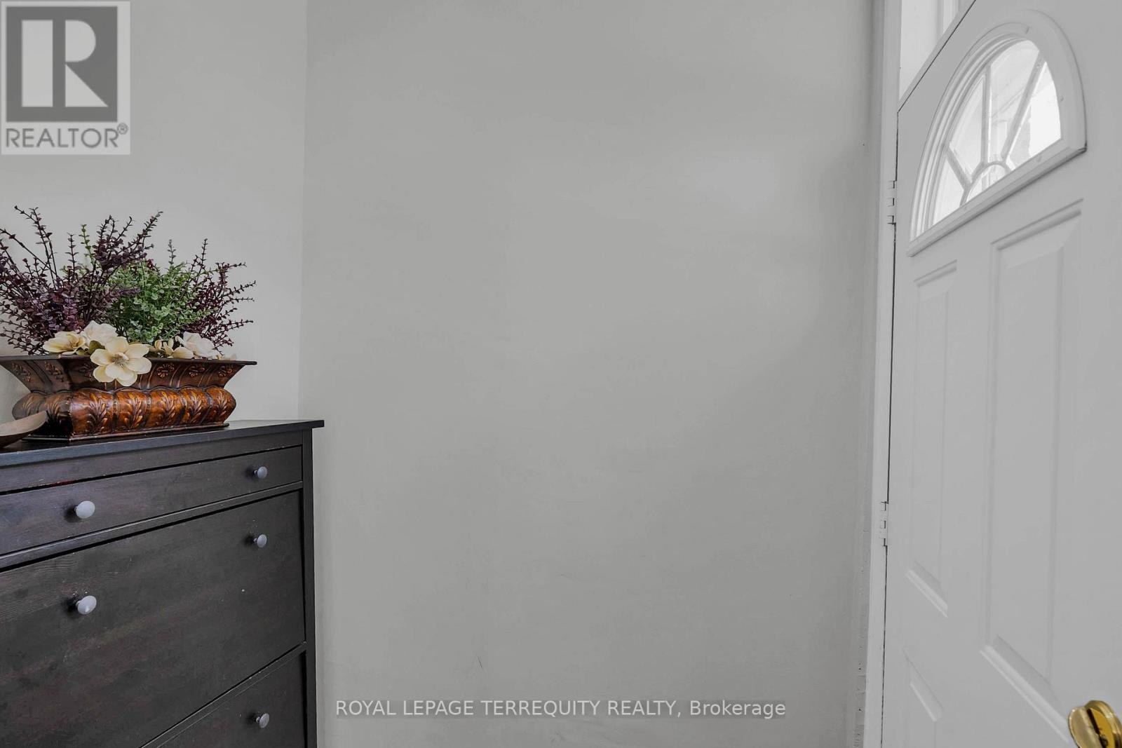 25 Bailey Crescent, Aurora, Ontario  L4G 2B2 - Photo 4 - N12632320