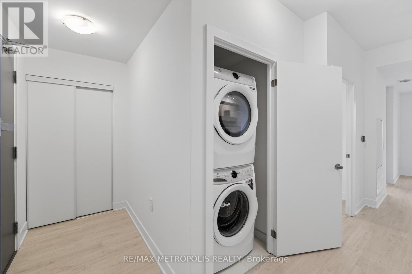 1202 - 2088 James Street, Burlington (Brant), Ontario  L7R 0H2 - Photo 13 - W12802114