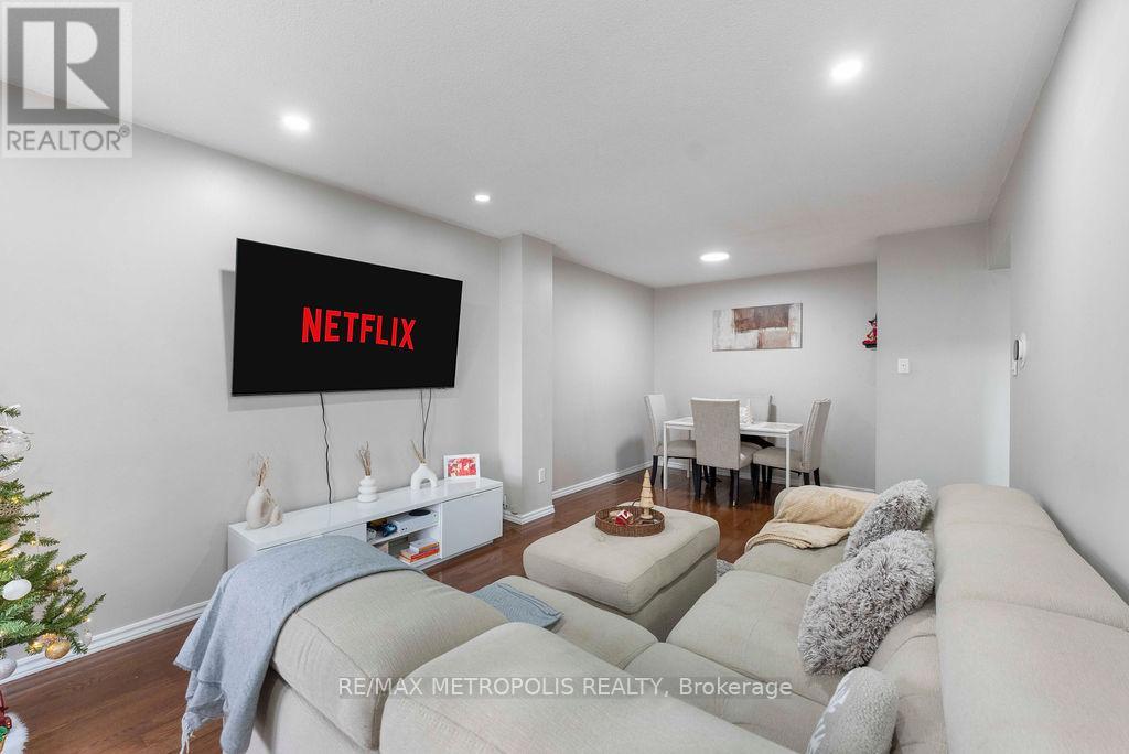 295 FLEETWOOD CRESCENT, Brampton, Ontario