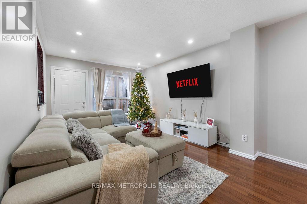 295 Fleetwood Crescent, Brampton, Ontario  L6T 2E7 - Photo 16 - W12802438