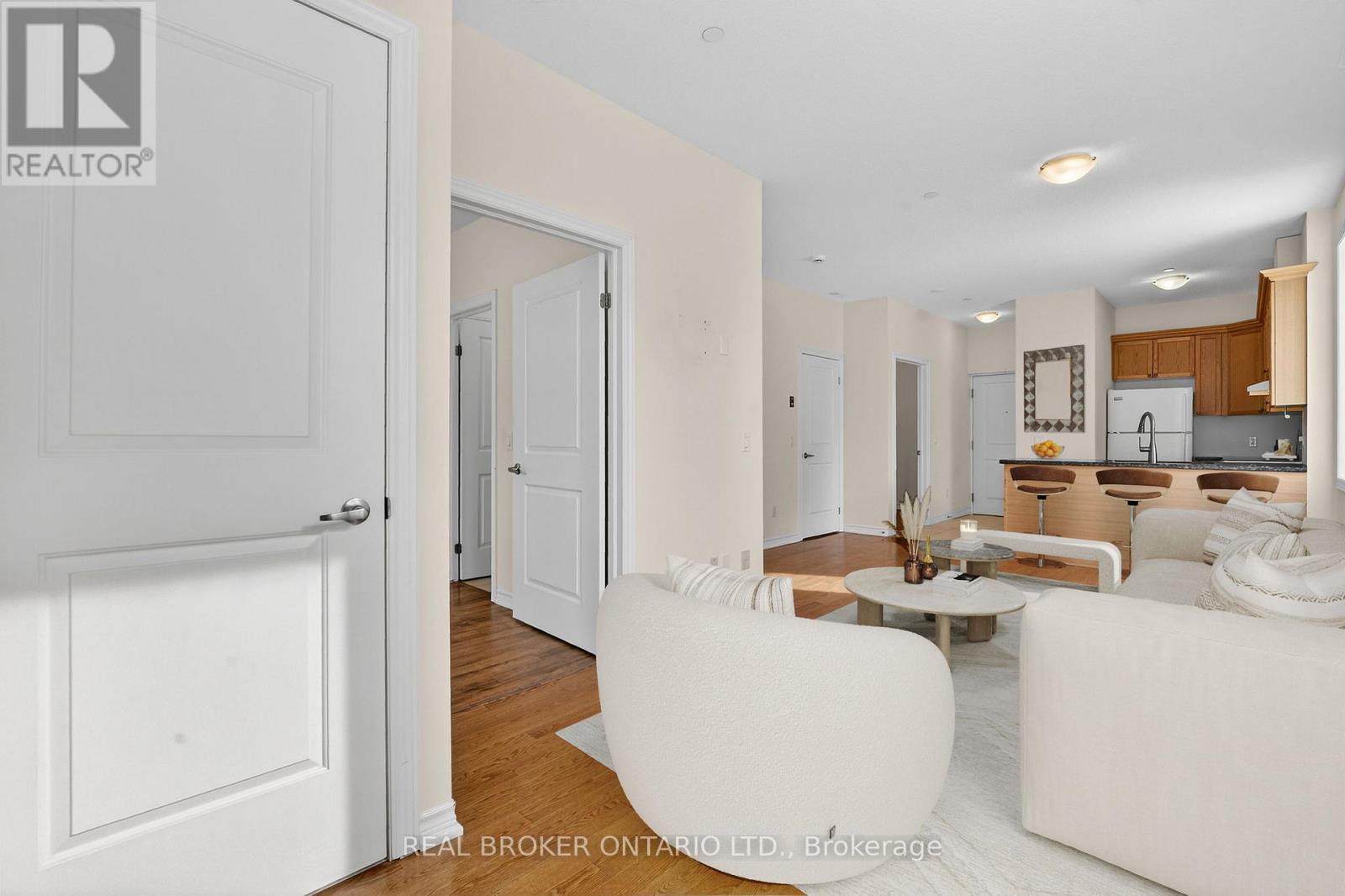 102 - 95 Wilson Street W, Hamilton, Ontario  L8L 5C4 - Photo 5 - X12779028