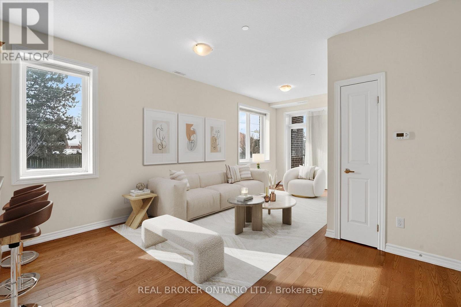 102 - 95 Wilson Street W, Hamilton, Ontario  L8L 5C4 - Photo 3 - X12779028