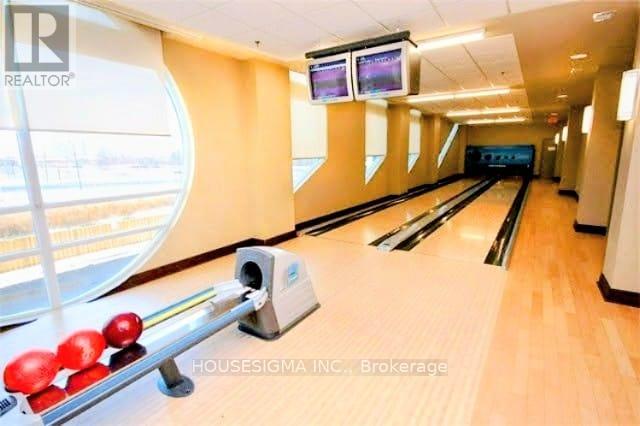 317 - 335 Rathburn Road W, Mississauga, Ontario  L5B 0C8 - Photo 11 - W12802466