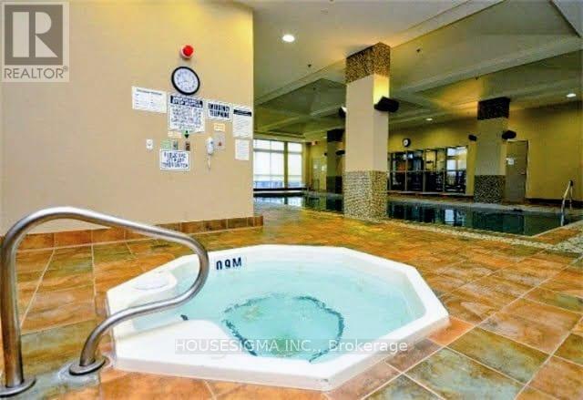 317 - 335 Rathburn Road W, Mississauga, Ontario  L5B 0C8 - Photo 16 - W12802466