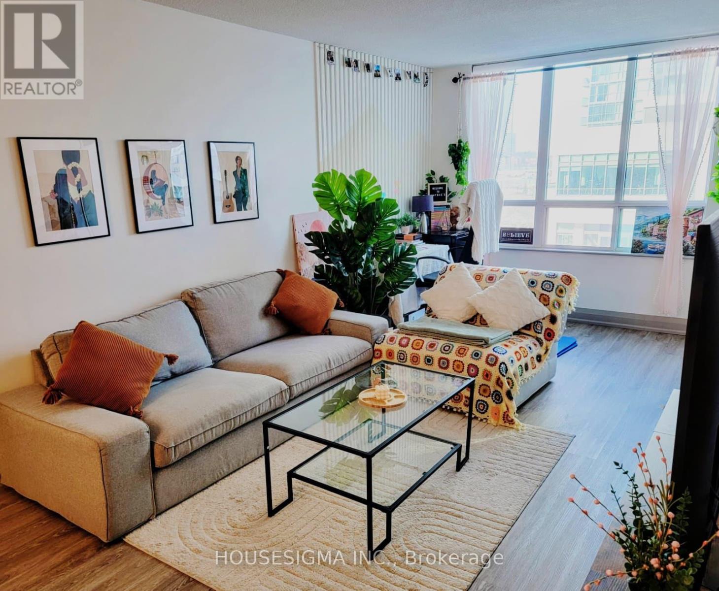 317 - 335 Rathburn Road W, Mississauga, Ontario  L5B 0C8 - Photo 2 - W12802466