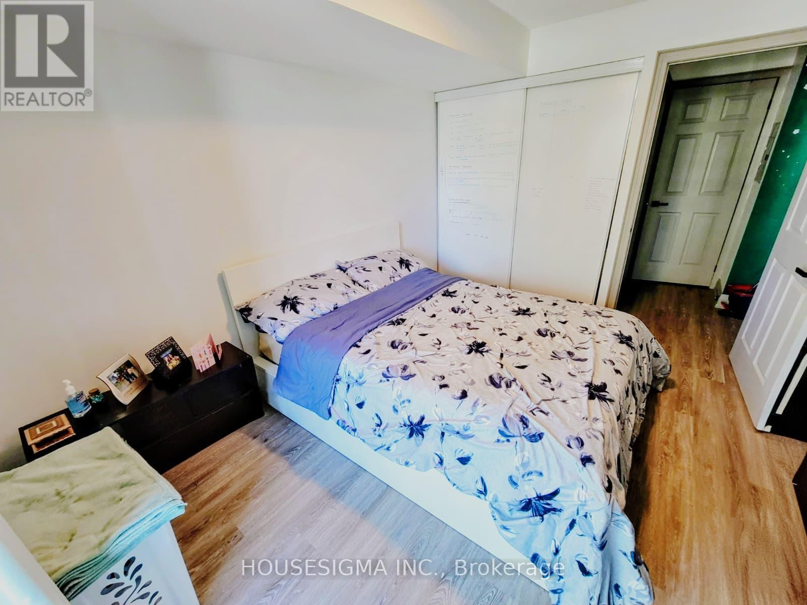 317 - 335 Rathburn Road W, Mississauga, Ontario  L5B 0C8 - Photo 4 - W12802466