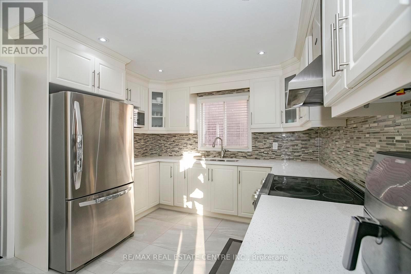 37 Duggan Drive, Brampton, Ontario  L6Y 4J2 - Photo 14 - W12802474