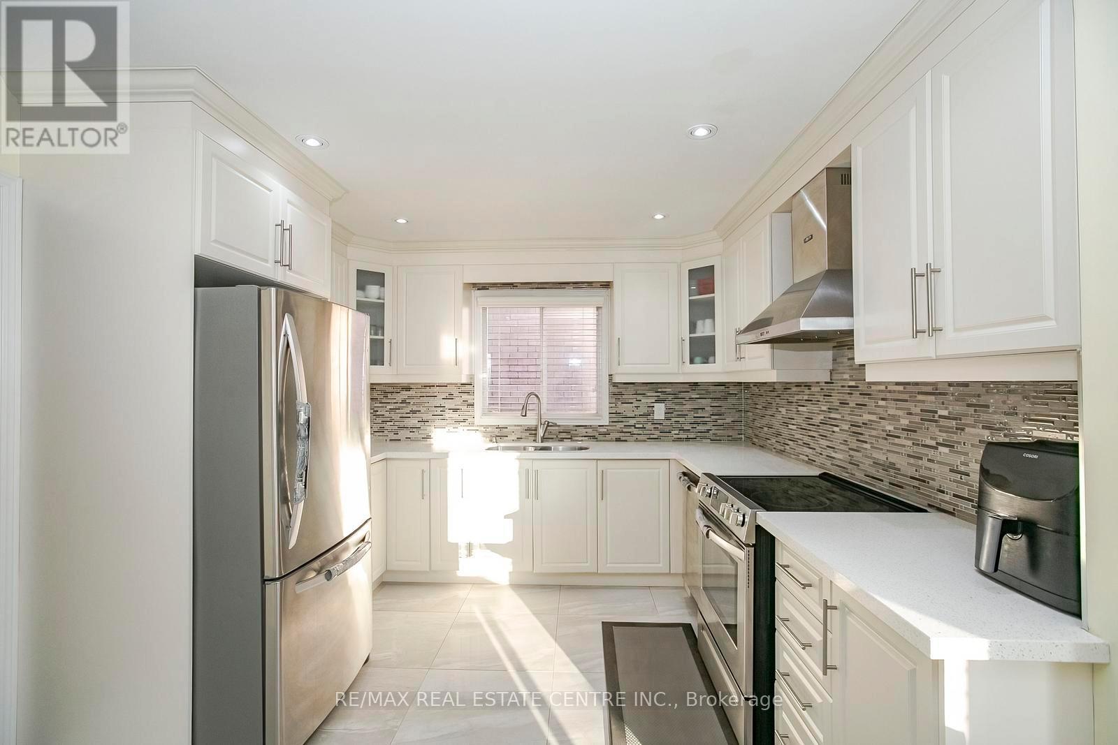 37 Duggan Drive, Brampton, Ontario  L6Y 4J2 - Photo 15 - W12802474