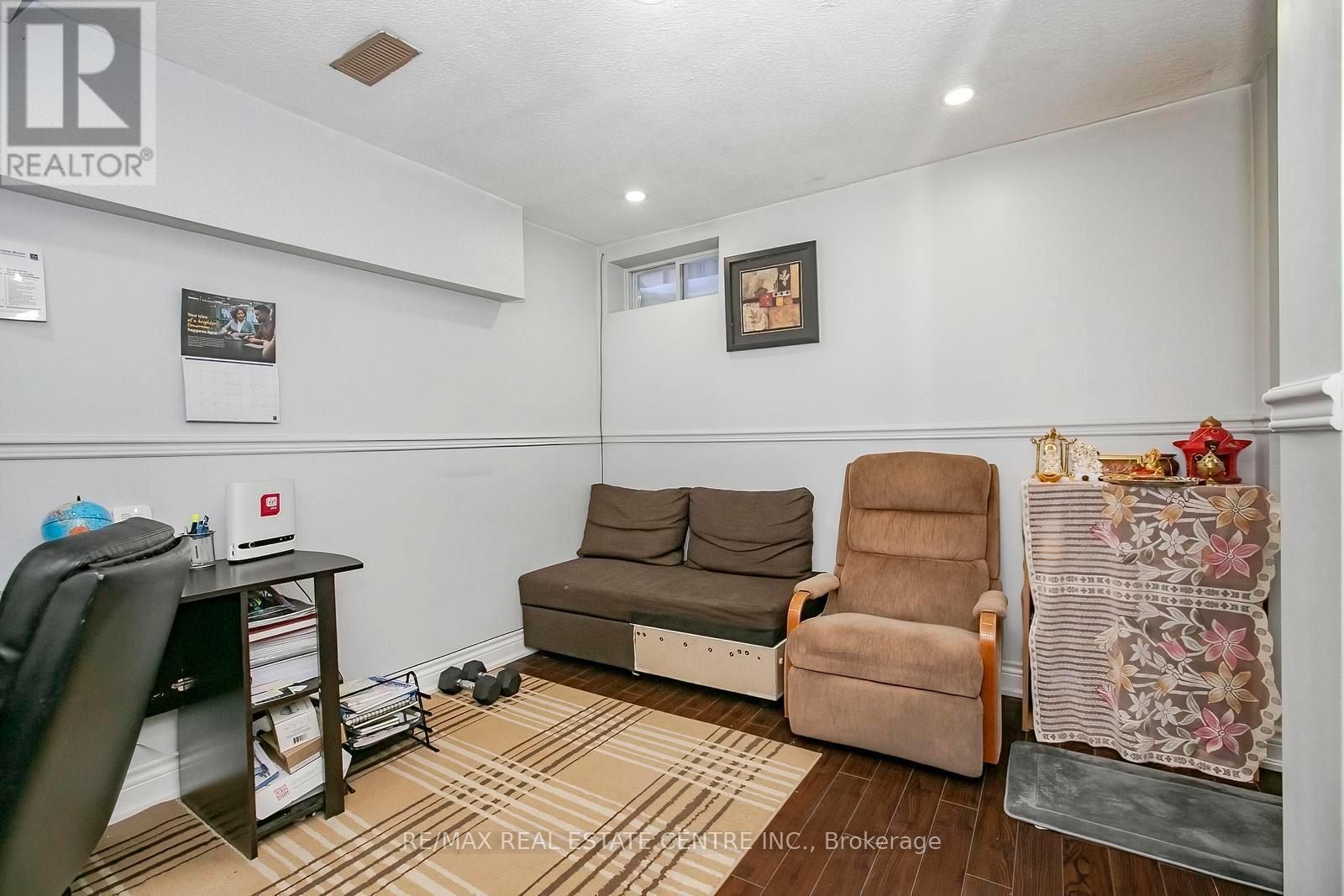 37 Duggan Drive, Brampton, Ontario  L6Y 4J2 - Photo 36 - W12802474