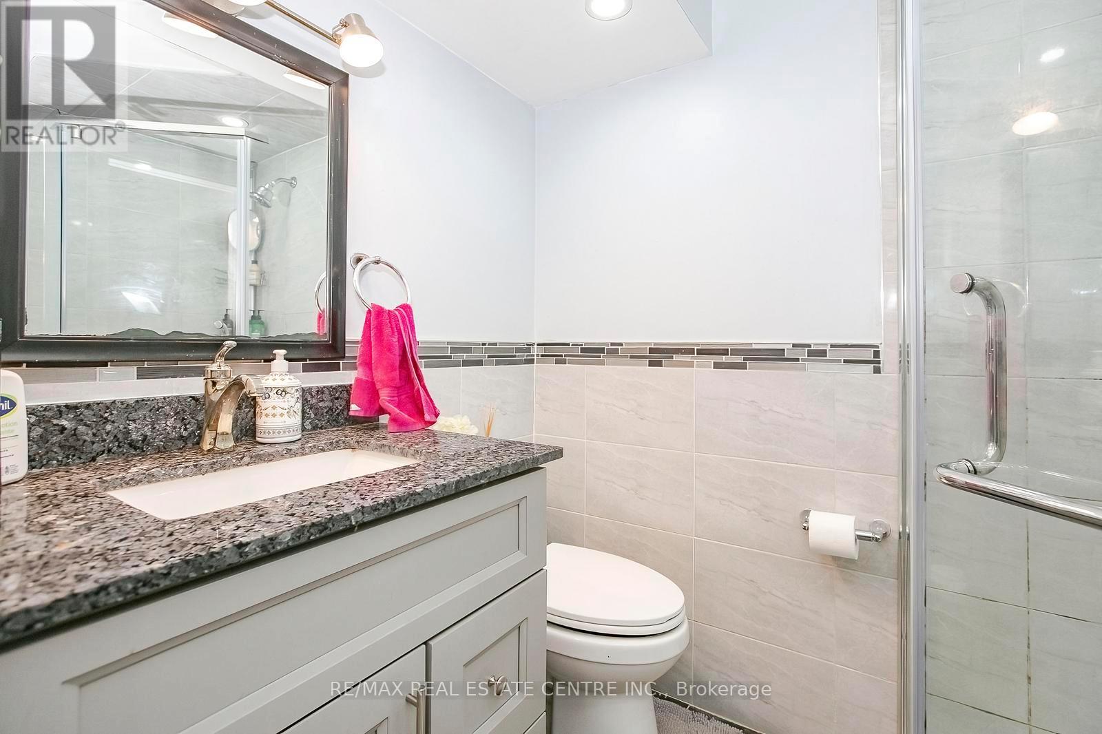 37 Duggan Drive, Brampton, Ontario  L6Y 4J2 - Photo 40 - W12802474