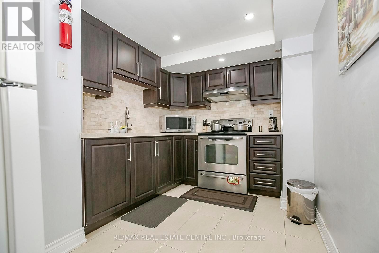 37 Duggan Drive, Brampton, Ontario  L6Y 4J2 - Photo 41 - W12802474